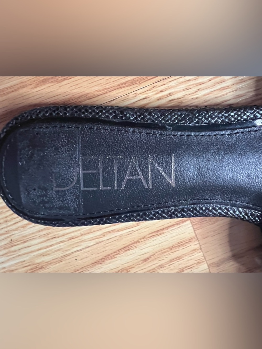 Deltan Flora Metallic Raffia Pearl Disc Flat Sandals in Black Size 6.5 - Picture 4 of 10
